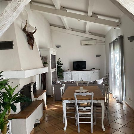 Maison Dans Village Calme 阿爾勒 外观 照片