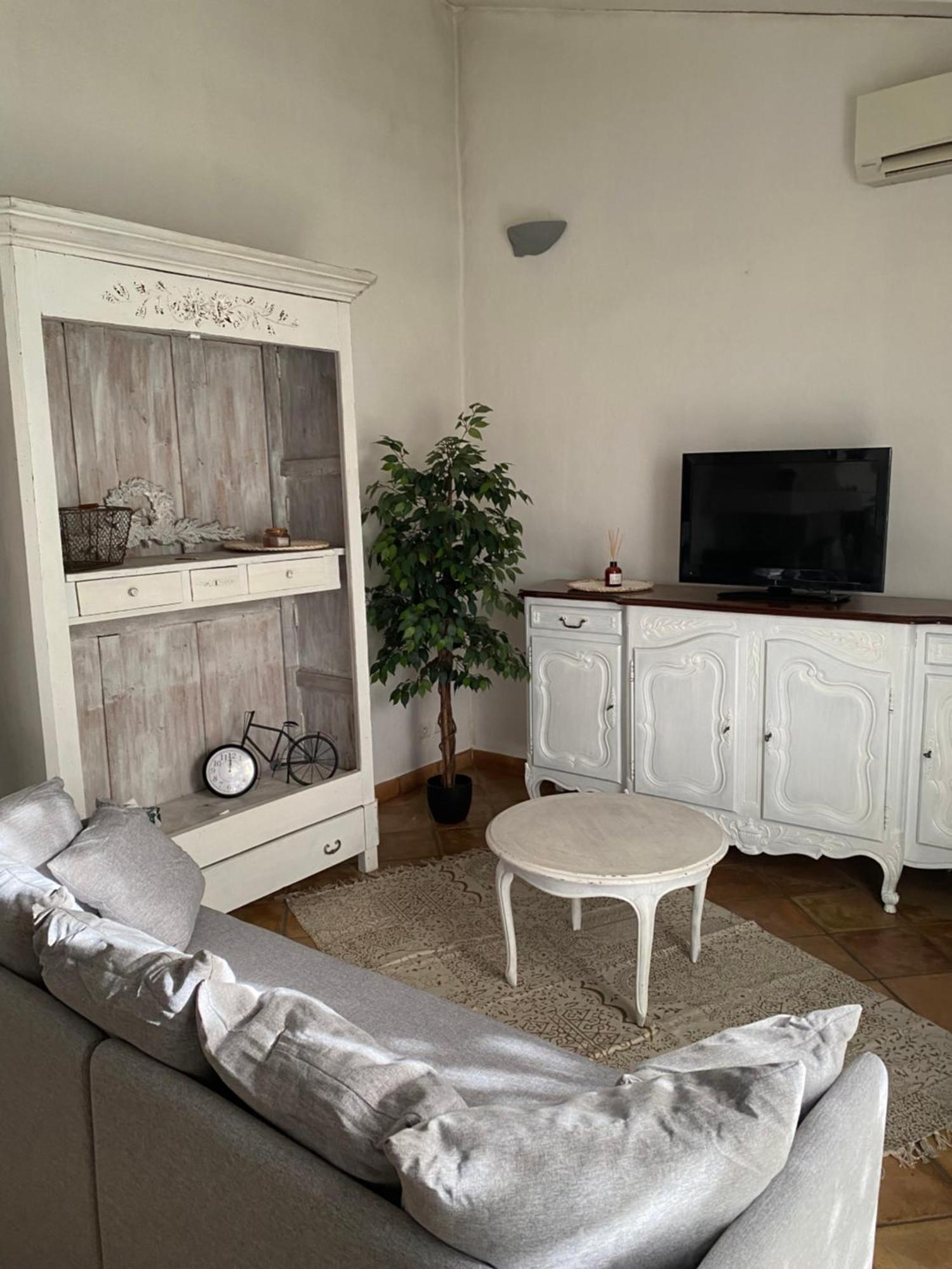Maison Dans Village Calme 阿爾勒 外观 照片