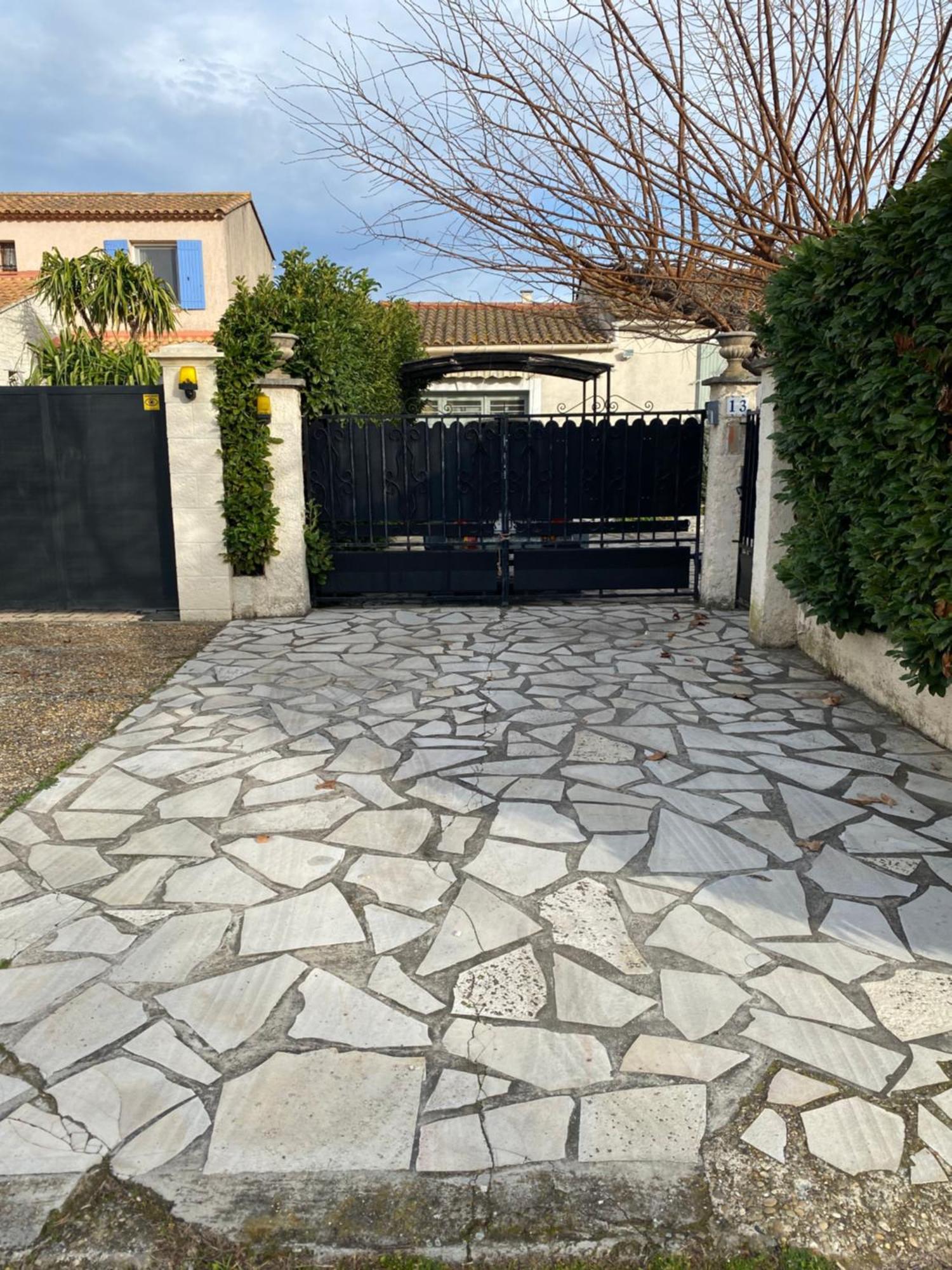Maison Dans Village Calme 阿爾勒 外观 照片