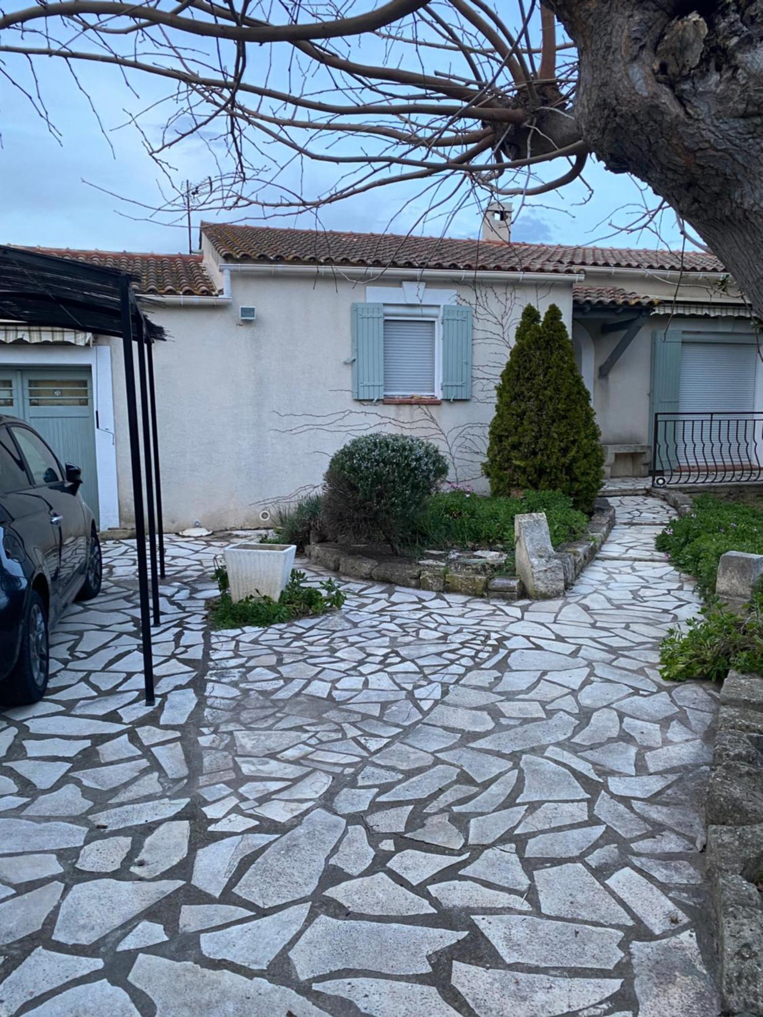 Maison Dans Village Calme 阿爾勒 外观 照片
